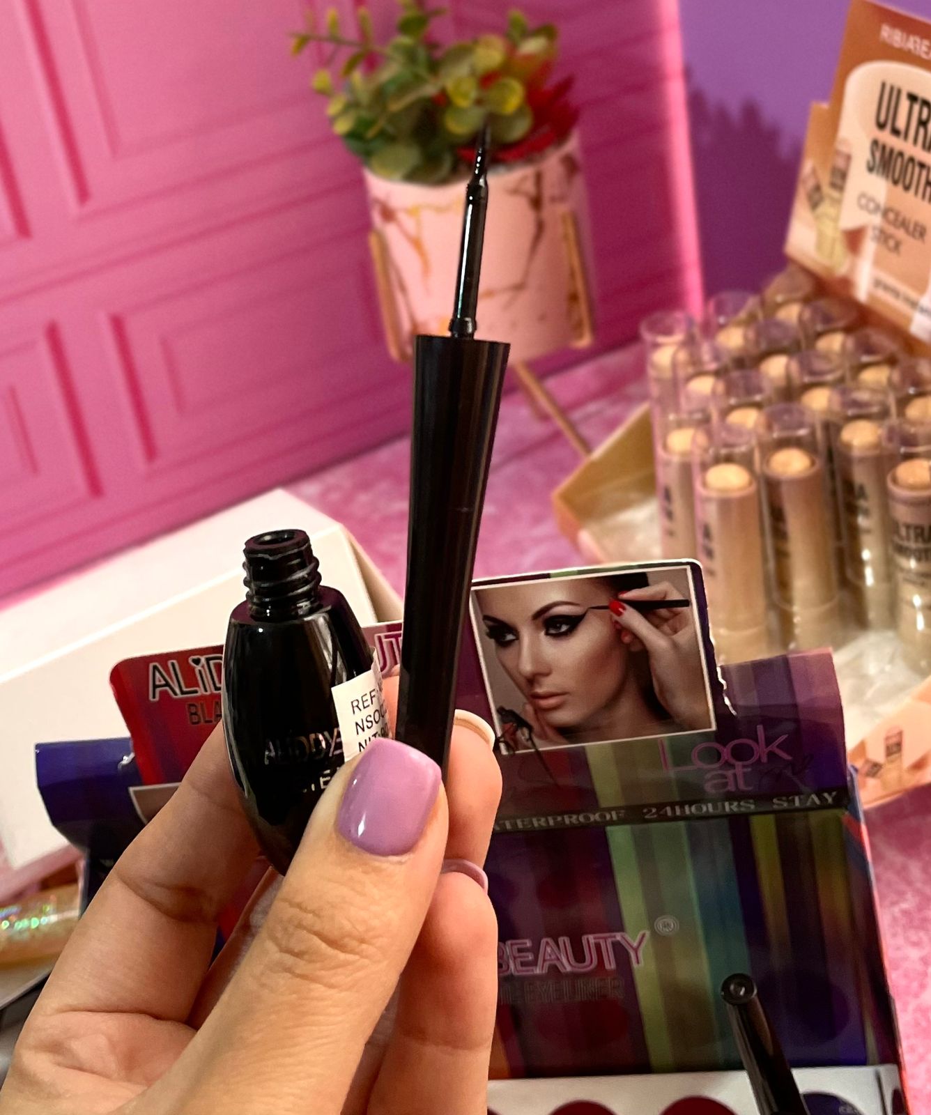 DELINEADOR LIQUIDO NEGRO